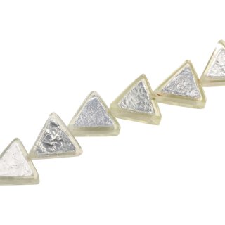 Harz Perlen w/ Aluminum Foil Inlay  White Triangle / 23x8mm / 18pcs.